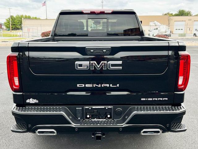 Photo of 2024 Onyx Black GMC Sierra 1500