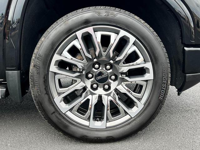 Photo of 2024 Onyx Black GMC Sierra 1500