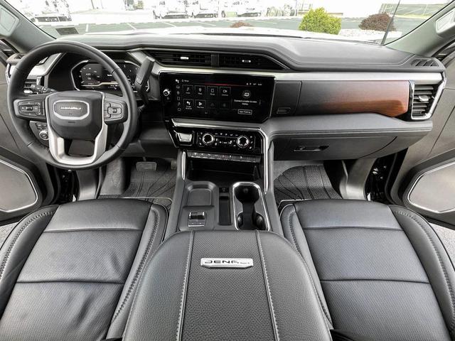 Photo of 2024 Onyx Black GMC Sierra 2500