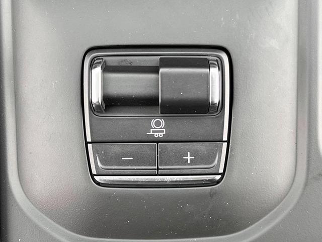 Photo of 2024 Summit White GMC Sierra 2500