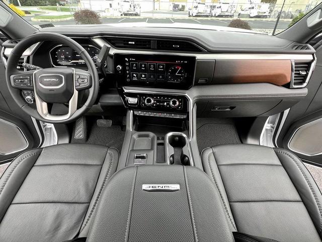 Photo of 2024 Summit White GMC Sierra 2500