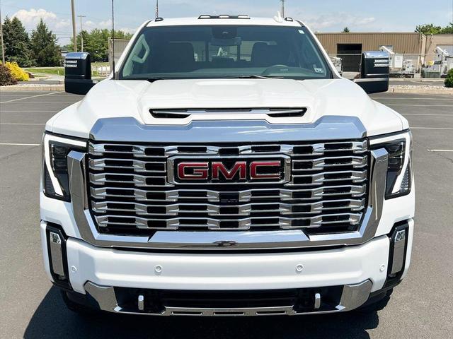 Photo of 2024 Summit White GMC Sierra 2500
