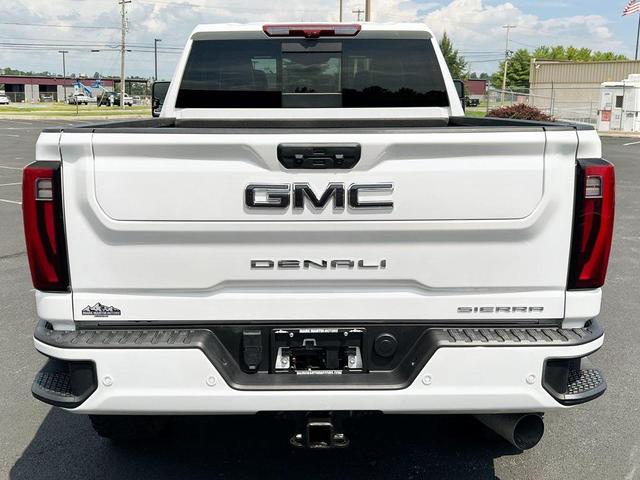 Photo of 2024 White Frost GMC Sierra 2500