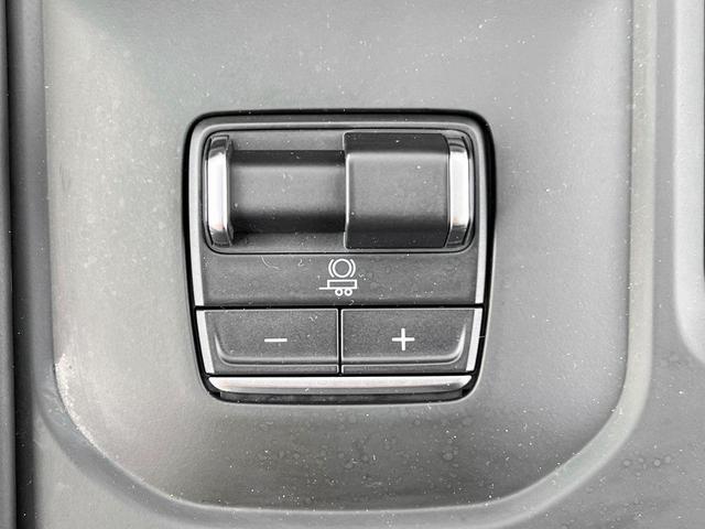 Photo of 2024 White Frost GMC Sierra 2500