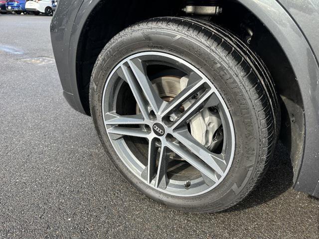 Photo of 2021 Daytona Gray Pearl Audi Q5
