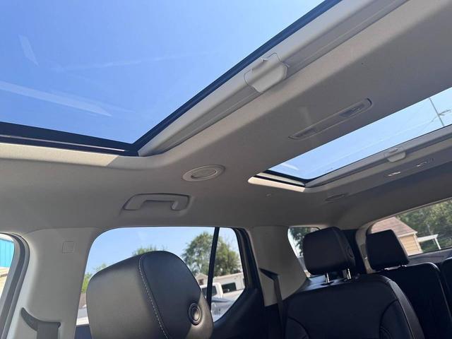Photo of 2018 Silver Ice Metallic Chevrolet Traverse