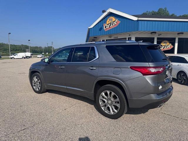 Photo of 2018 Silver Ice Metallic Chevrolet Traverse