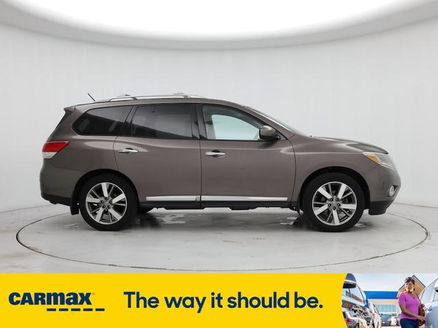 Photo of 2013 Brown Nissan Pathfinder