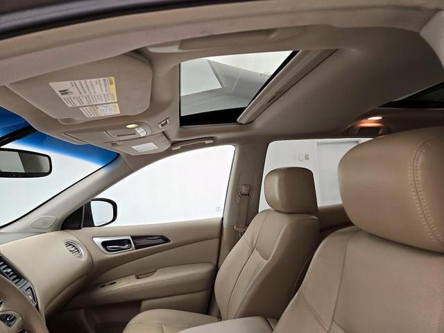 Photo of 2013 Brown Nissan Pathfinder