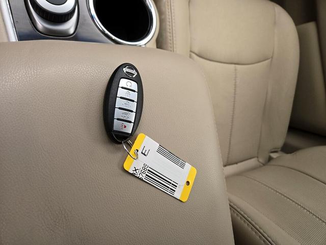 Photo of 2013 Brown Nissan Pathfinder