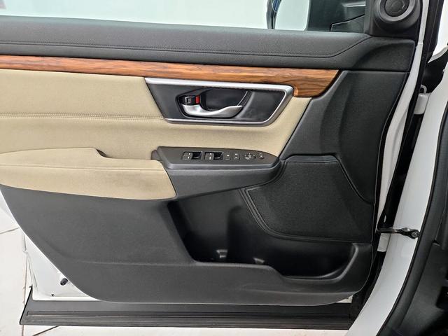 Photo of 2019 White Honda CR-V