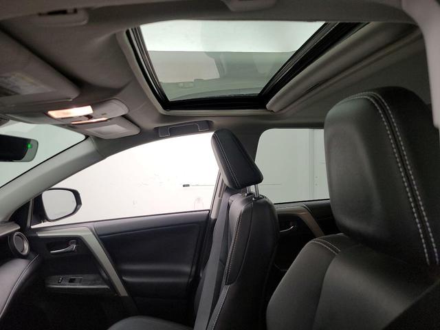 Photo of 2017 Blue Toyota RAV4