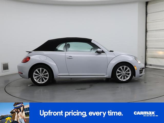Photo of 2017 White Volkswagen Beetle