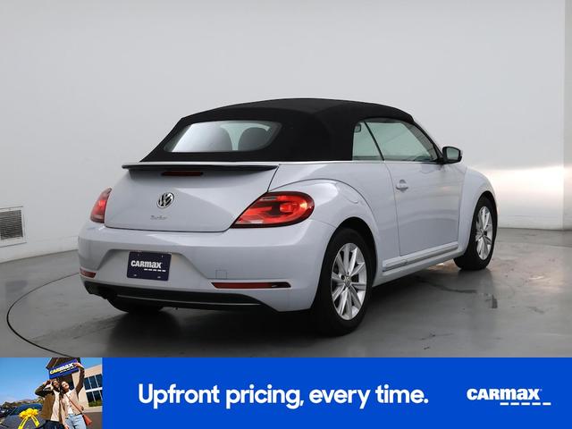 Photo of 2017 White Volkswagen Beetle