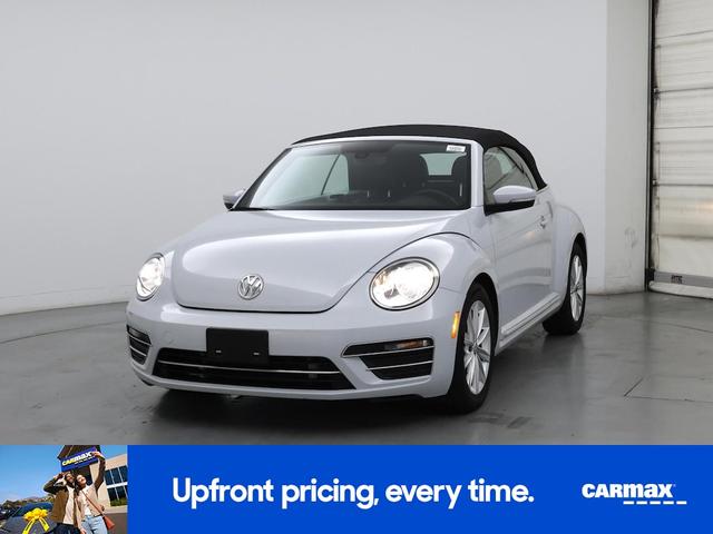 Photo of 2017 White Volkswagen Beetle