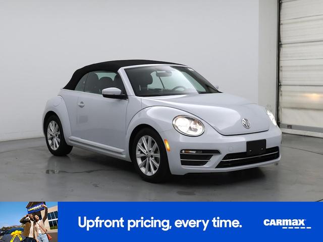 Photo of 2017 White Volkswagen Beetle