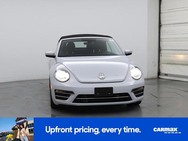 Photo of 2017 White Volkswagen Beetle