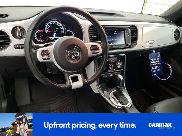 Photo of 2017 White Volkswagen Beetle