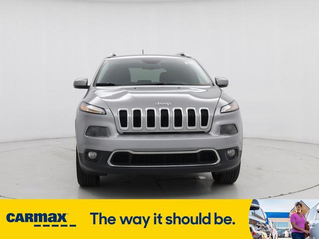 Photo of 2015 Silver Jeep Cherokee