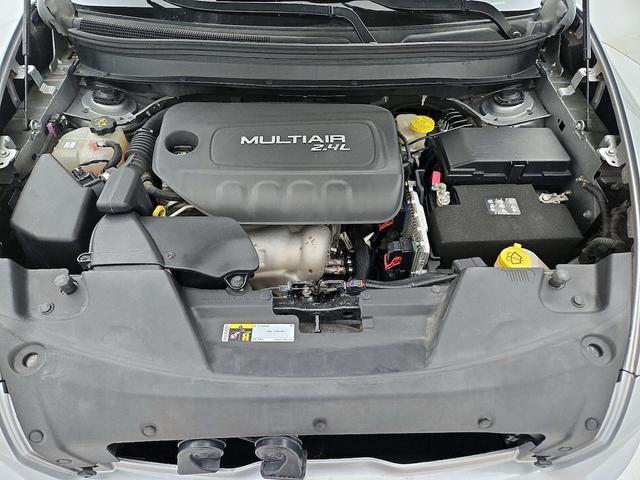 Photo of 2015 Silver Jeep Cherokee