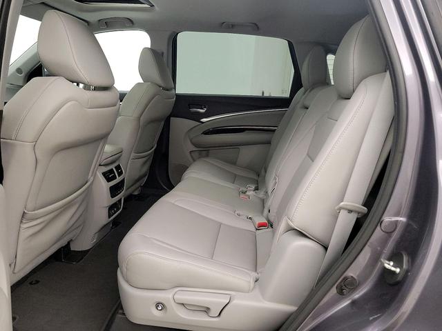 Photo of 2018 Gray Acura MDX