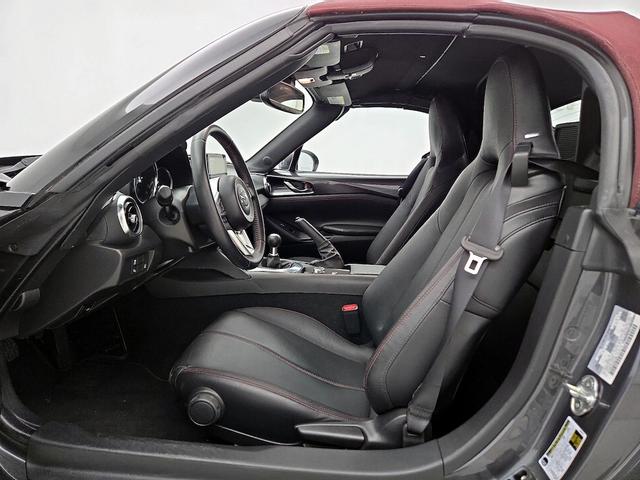 Photo of 2018 Gray Mazda MX-5 Miata