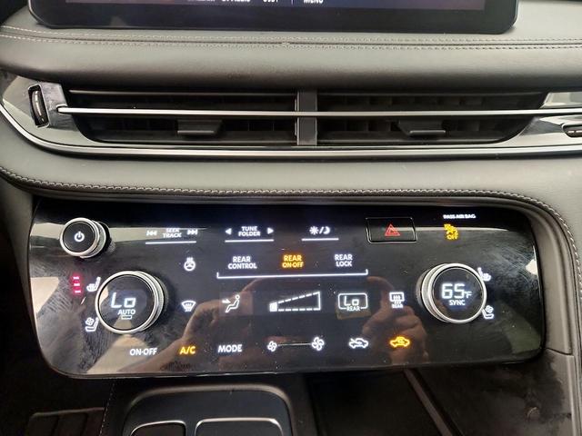 Photo of 2024 Black INFINITI QX60