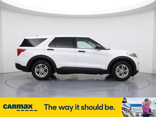 Photo of 2024 White Ford Explorer