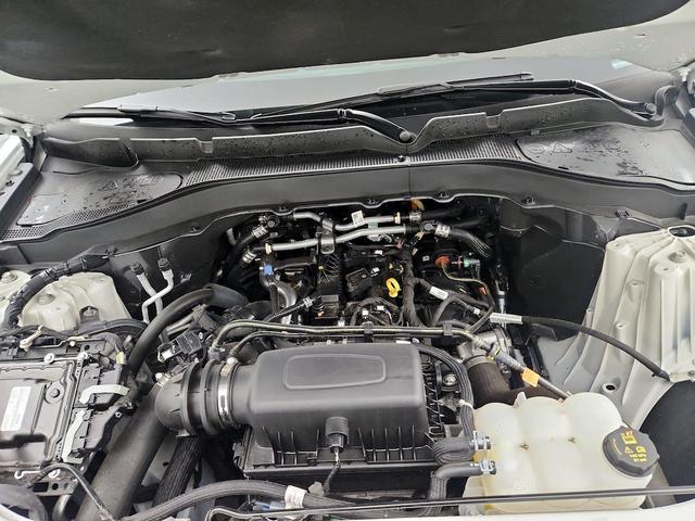 Photo of 2024 White Ford Explorer