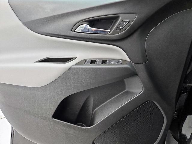Photo of 2023 Black Chevrolet Equinox