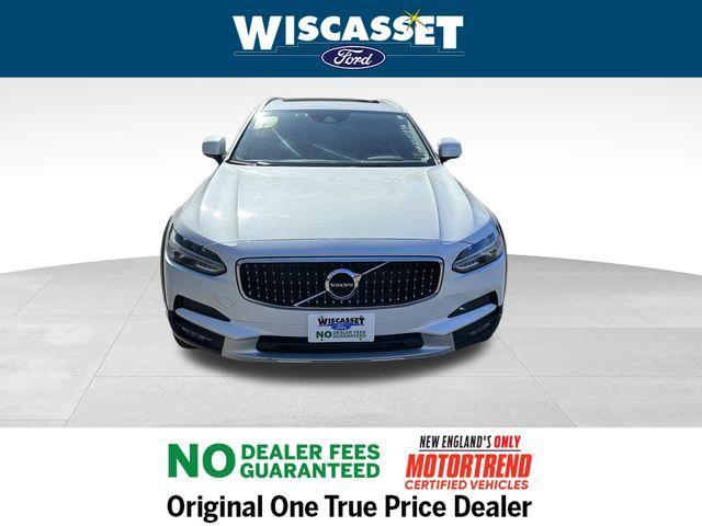 Photo of 2019 White Volvo V90 Cross Country