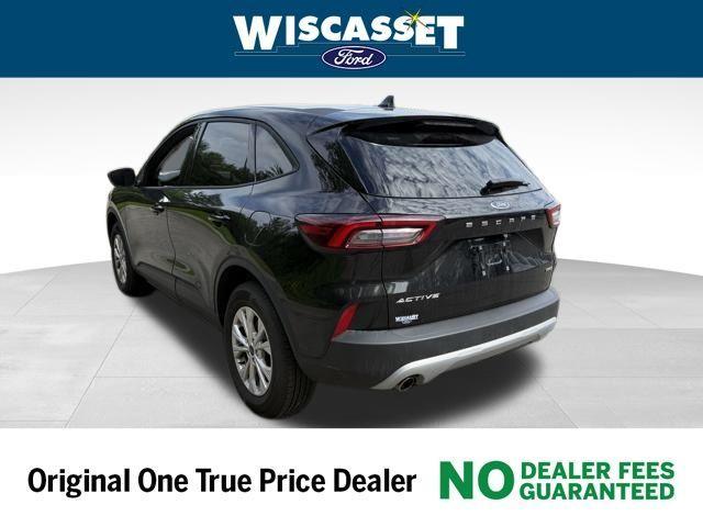 Photo of 2025 Black Metallic Ford Escape