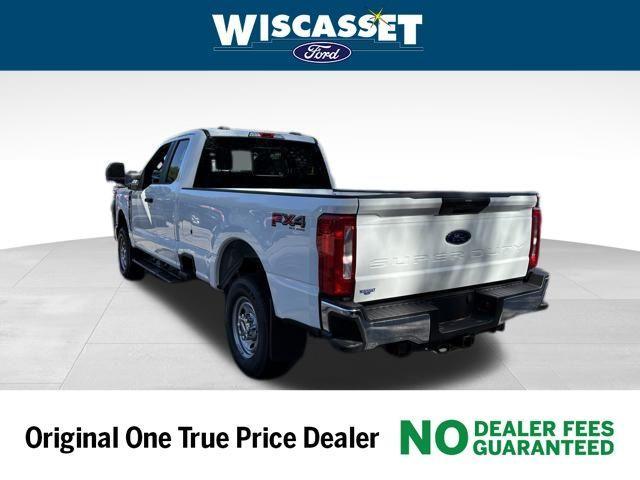 Photo of 2025 Oxford White Ford F-250