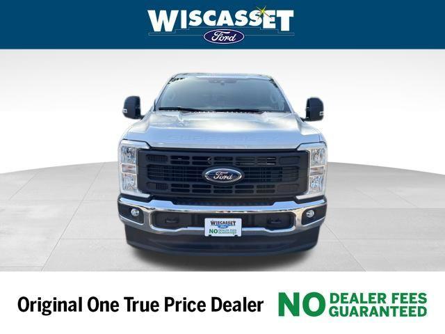 Photo of 2025 Oxford White Ford F-250