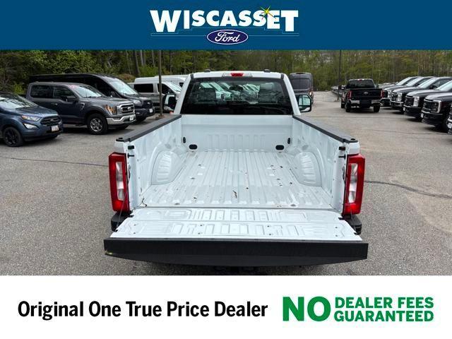 Photo of 2025 Oxford White Ford F-350