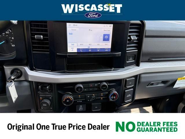 Photo of 2025 Oxford White Ford F-250