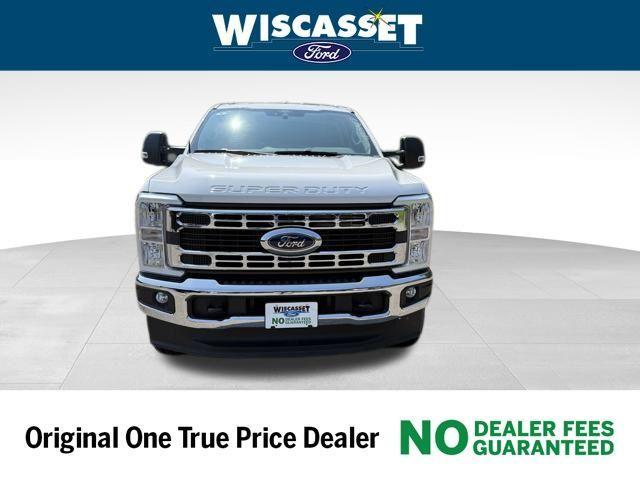 Photo of 2025 Oxford White Ford F-250