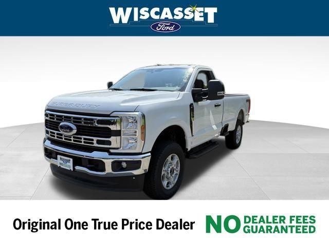 Photo of 2025 Oxford White Ford F-250