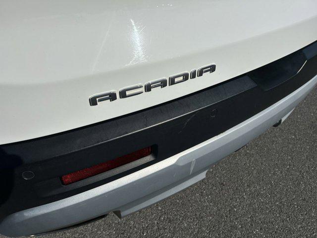 Photo of 2021 Summit White GMC Acadia