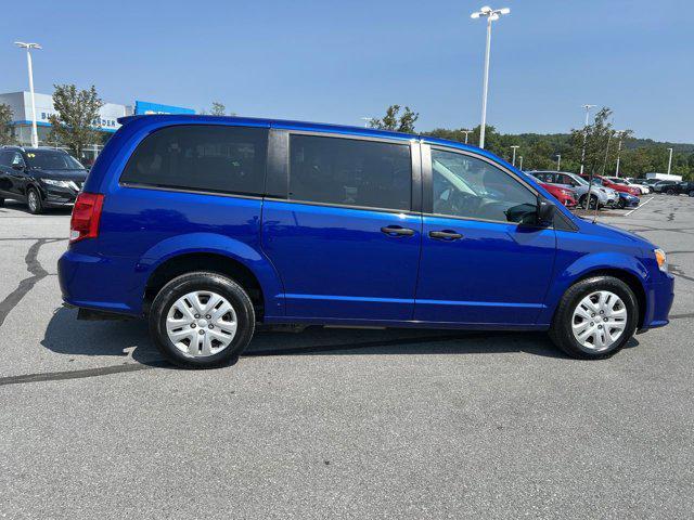 Photo of 2020 Indigo Blue Clearcoat Dodge Grand Caravan