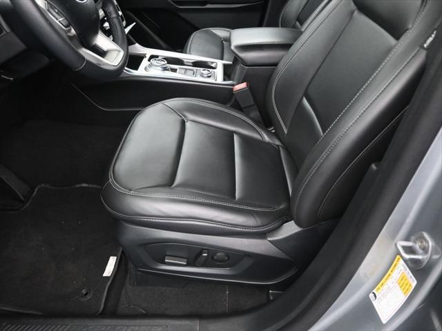 Photo of 2024 Silver Metallic Ford Explorer