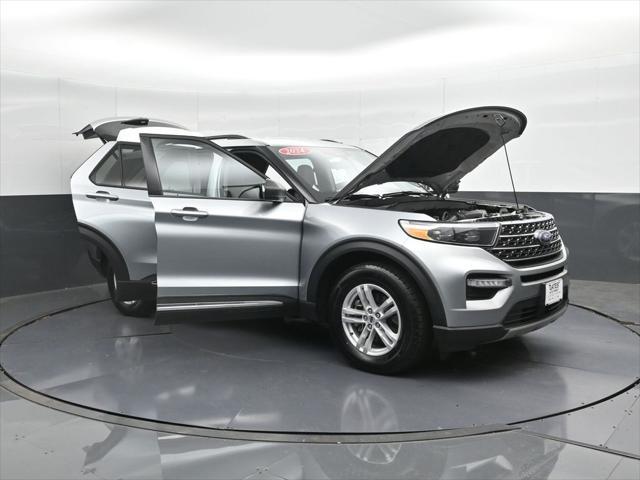 Photo of 2024 Silver Metallic Ford Explorer