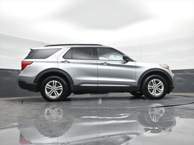Photo of 2024 Silver Metallic Ford Explorer