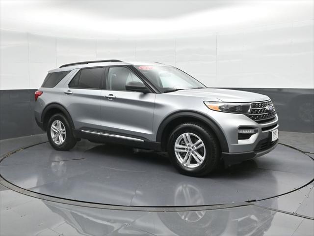 Photo of 2024 Silver Metallic Ford Explorer