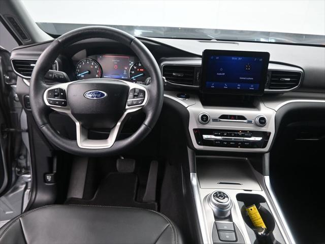 Photo of 2024 Silver Metallic Ford Explorer