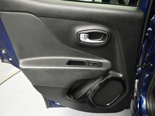 Photo of 2018 Jetset Blue Jeep Renegade