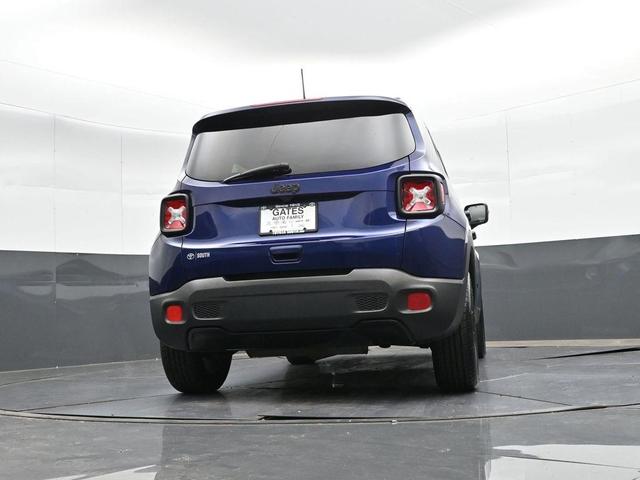 Photo of 2018 Jetset Blue Jeep Renegade