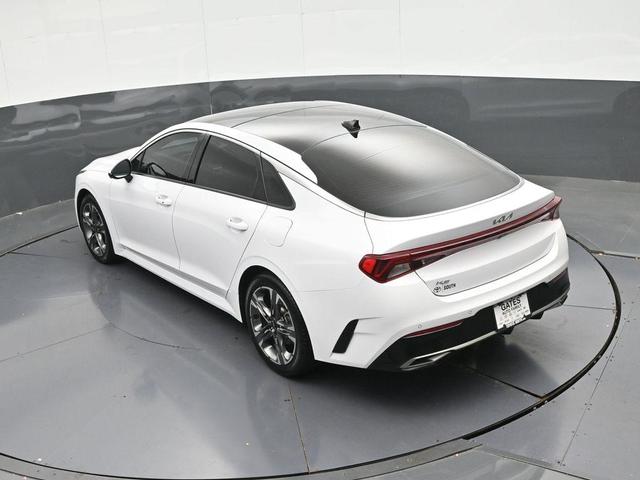 Photo of 2022 Glacial White Pearl Kia K5