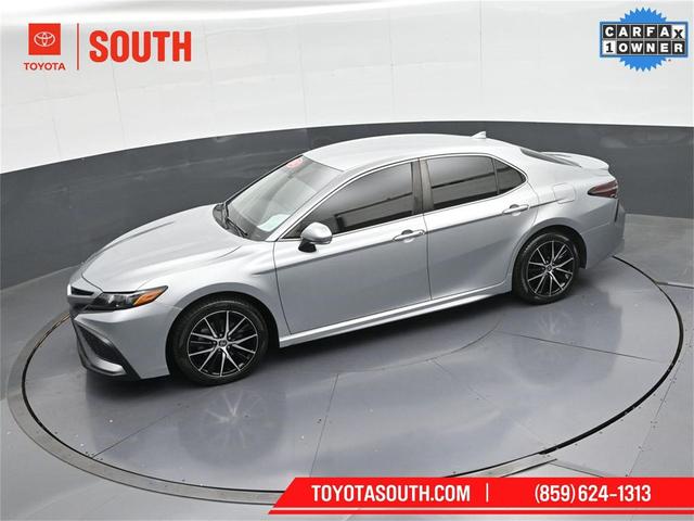 Photo of 2022 Celestial Silver Metallic Toyota Camry