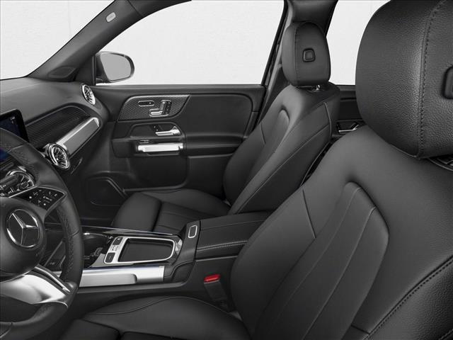 Photo of 2026 Polar White Mercedes-Benz GLB 250
